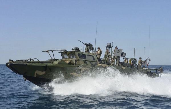 قایق‌ آمریکایی در دست سپاه چه امکاناتی دارد؟ + فیلم و عکس