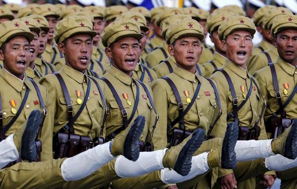 بزرگترین رژه نظامی کره شمالی +تصاویر