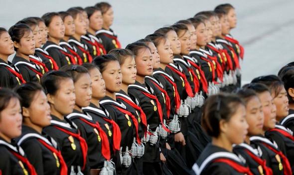 بزرگترین رژه نظامی کره شمالی +تصاویر