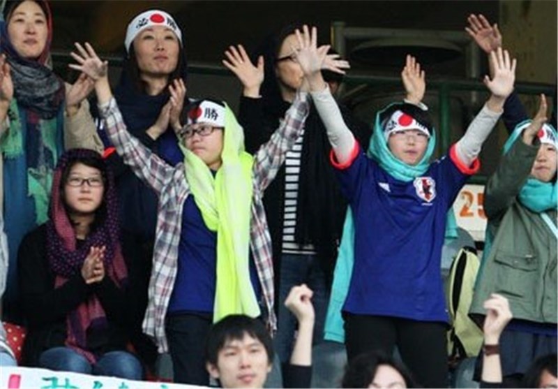 حجاب دختران ژاپنی در ورزشگاه‌آزادی