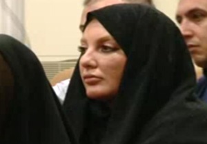 خواهر بابک زنجانی در دادگاه + عکس