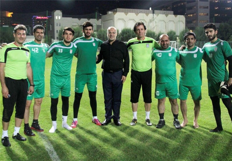 اعضای شورای شهر به همراه بازیکنان تیم ملی