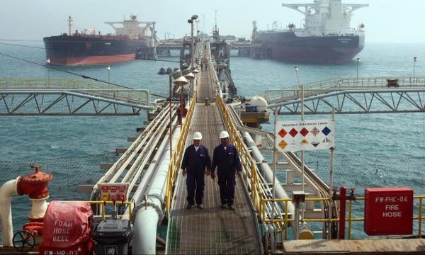آغازمذاکرات نفتی ایران-هند/ایران بزرگترین پالایشگاه هند را می‌خرد