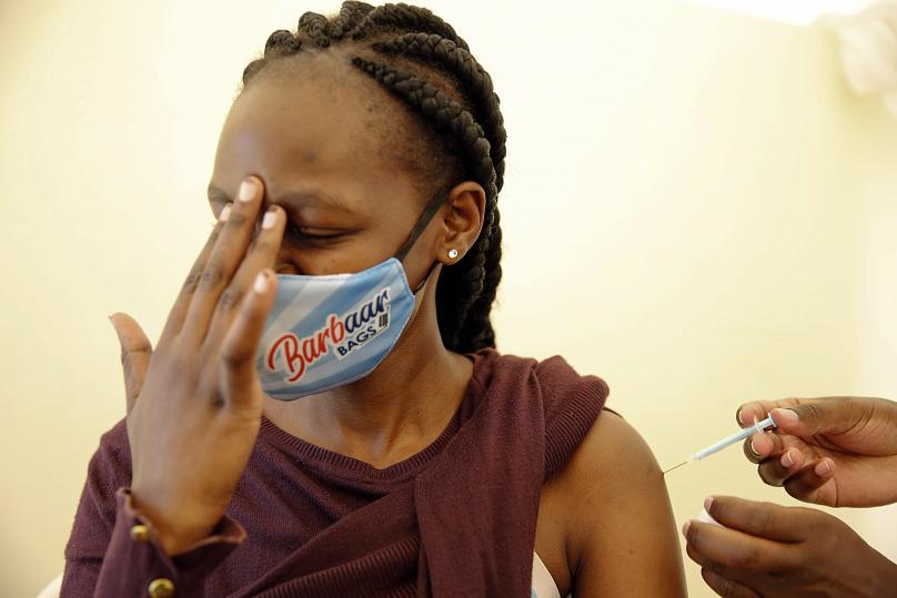 کمبود واکسن کرونا در جهان؛ «۶۰ کشور فقیر تا آخر ژوئن منتظر کوواکس نباشند»