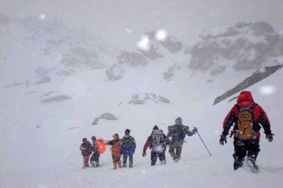 نجات ۲۲ کوهنورد گرفتار کولاک در ارتفاعات شاهو