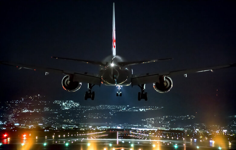 ماجرای محدودیت‌ پرواز شبانه هواپیما بر فراز تهران چیست؟