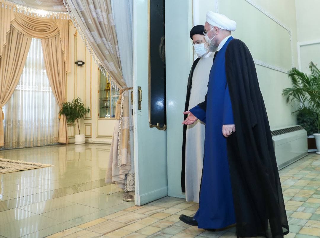 دیدار روحانی با رییسی پس از پیروزی در انتخابات ریاست جمهوری