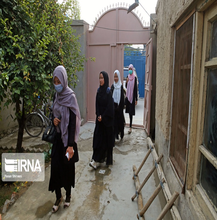 تصاویر | تحصیل دختران در کابل با وجود محدودیت ها