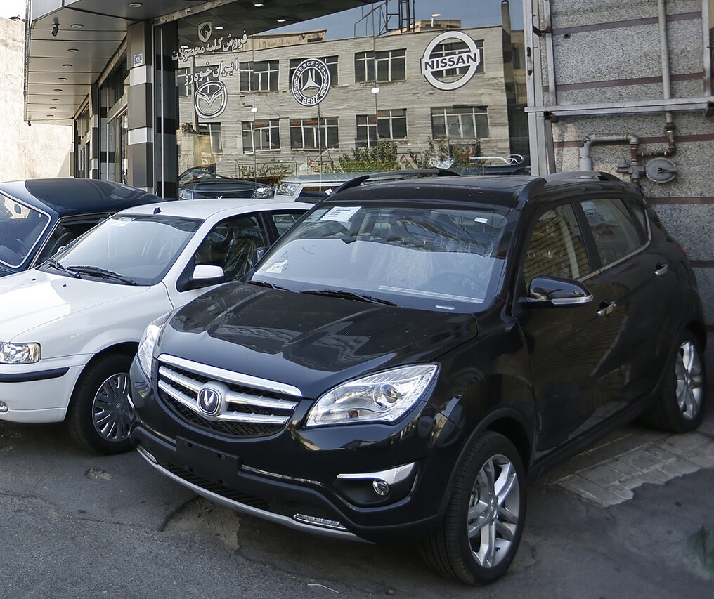 عرضه خودرو در بورس دست دلالان را کوتاه می‌کند