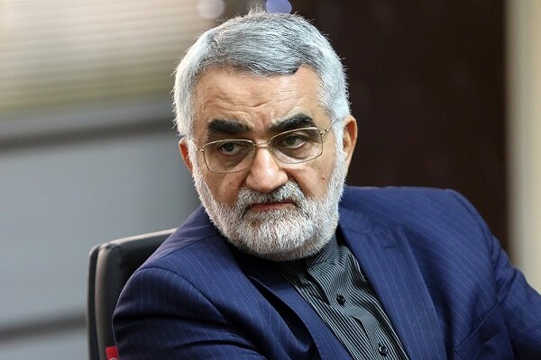 علاءالدین بروجردی: رؤسای جمهوری که به ایران می‌آمدند متقاضی دیدار با سلیمانی بودند