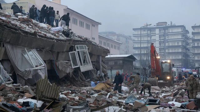 افزایش تلفات زلزله ۷.۸ ریشتری ترکیه و سوریه به ۵۲۶۱ نفر