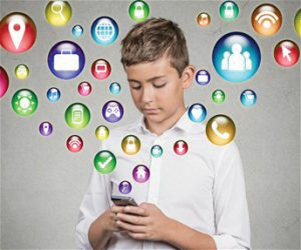 آسیب‌های  «شبکه‌های مجازی» برای نوجوانان