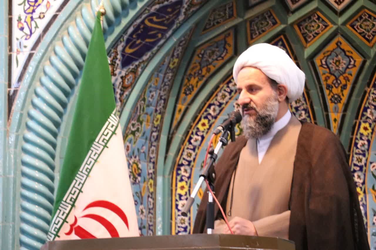 امام جمعه قرچک :دشمنی استکبار به دلیل اندیشه جهانی انقلاب اسلامی مردم ایران است