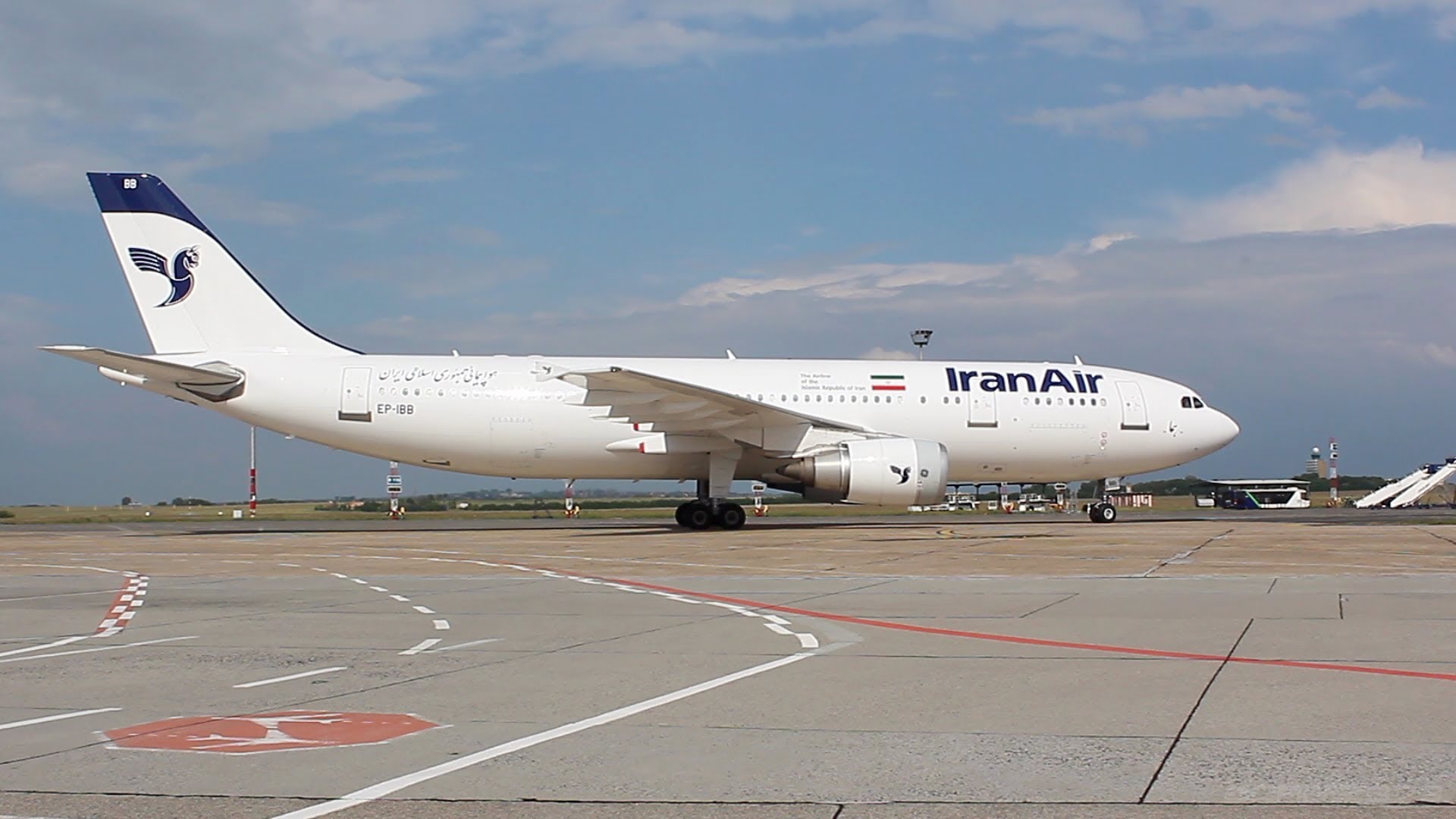 تفاهمنامه ایران و روسیه برای تامین قطعه هواپیما امضا شد