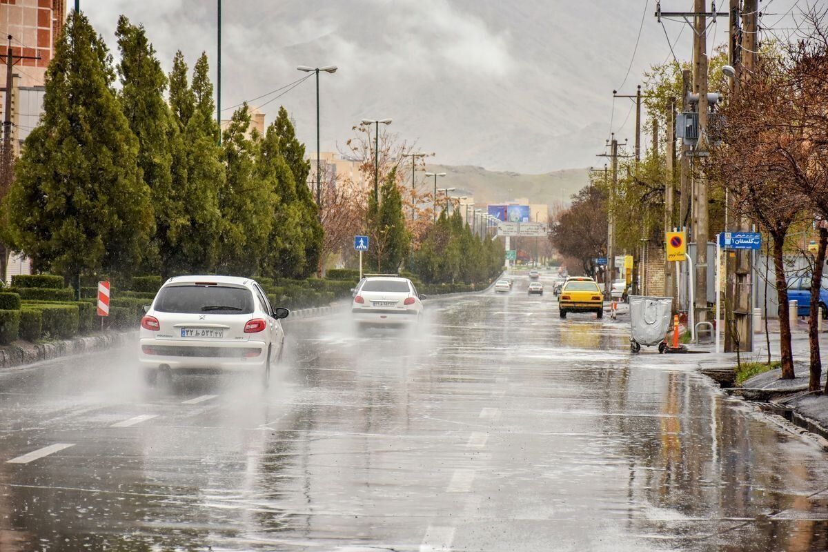 بارش باران و وزش باد شدید در ۱۱ استان کشور