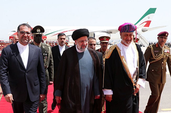 سلطان عمان به همراه یک هیات بلندپایه وارد تهران شد