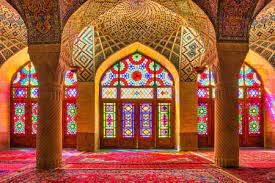 معماری اسلامی و سبک های سکولار و مذهبی