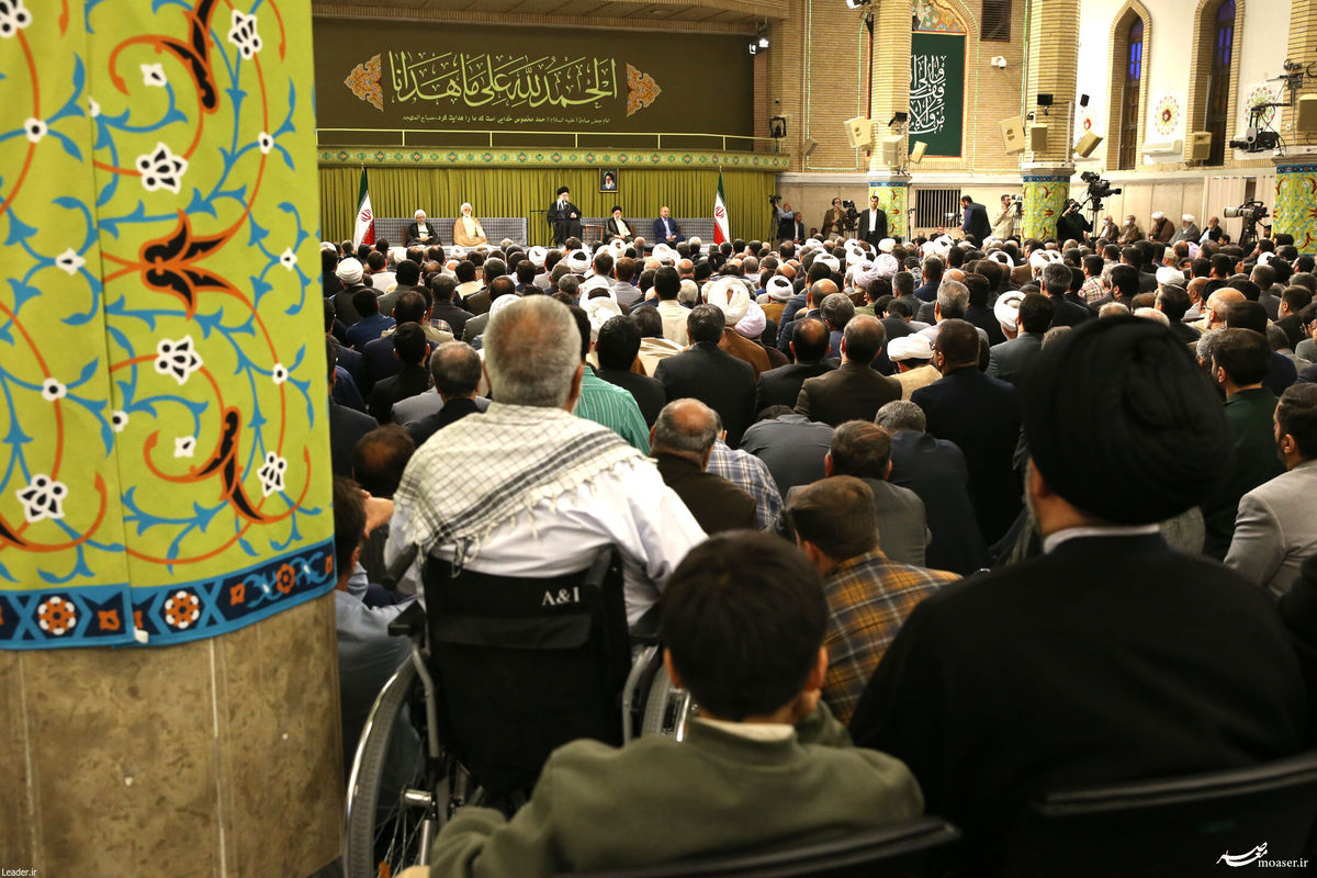 دیدار جمعی از مسئولان نظام و سفرای کشورهای اسلامی با رهبر انقلاب