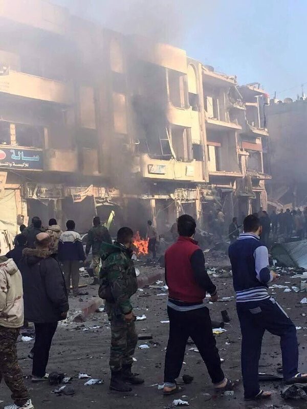 انفجارهای تروریستی در استان حمص سوریه/ده ها تن کشته و زخمی شدند + عکس
