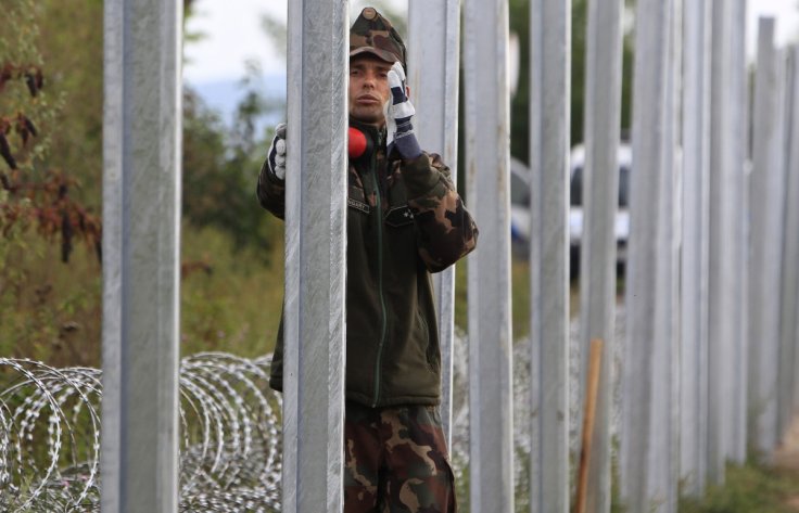 پارلمان مجارستان تصویب کرد: سلاح غیر کشنده برای مقابله با پناهجویان