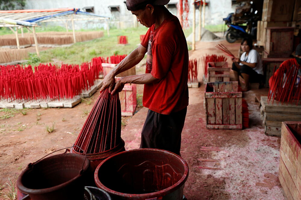 ساخت بخورهای دستی در اندونزی