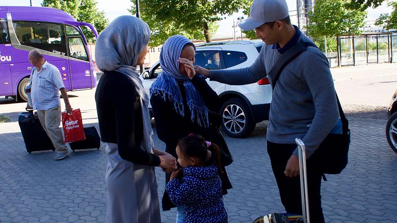 سوئد مقررات سخت‌گیرانه مهاجرتی را دائمی می‌کند