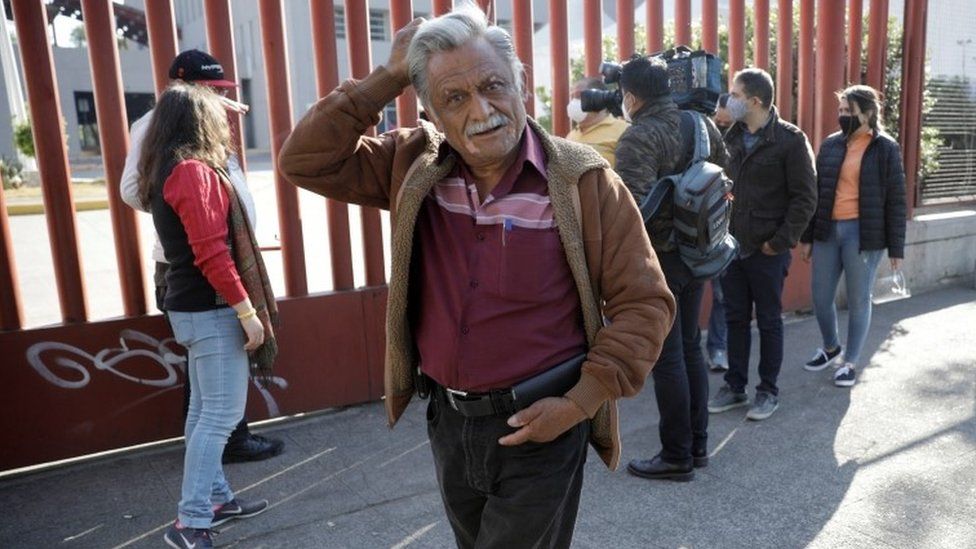 ریزش ریل در مکزیک: بهت، خشم، اندوه و انتظار (عکس)