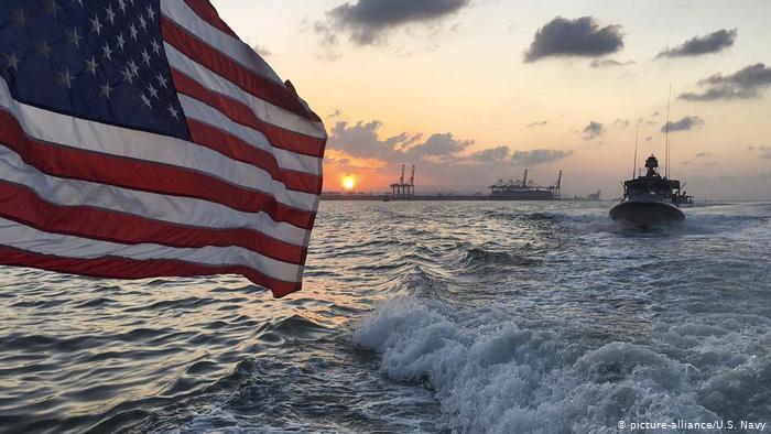 شلیک اخطار شناور آمریکایی به قایق‌های سپاه پاسداران در خلیج فارس
