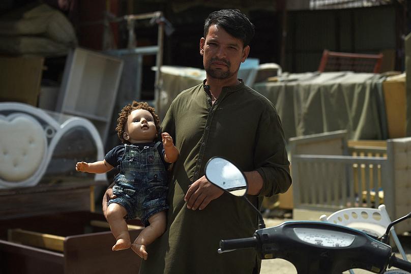 بحران اقتصادی در افغانستان؛ مردم از شدت فقر به فروختن اثاث منزل روی آوردند نظرها