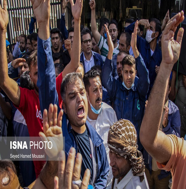 تصاویر | تجمع کارگران نیشکر هفت‌تپه مقابل استانداری خوزستان