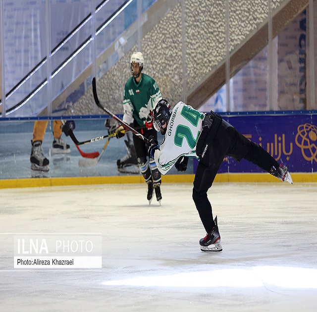 تصاویر| تمرین تیم ملی هاکی روی یخ بانوان و آقایان