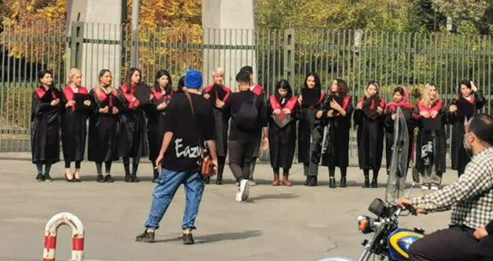 کشف حجاب دانشجویان دانشگاه تهران جنجالی شد