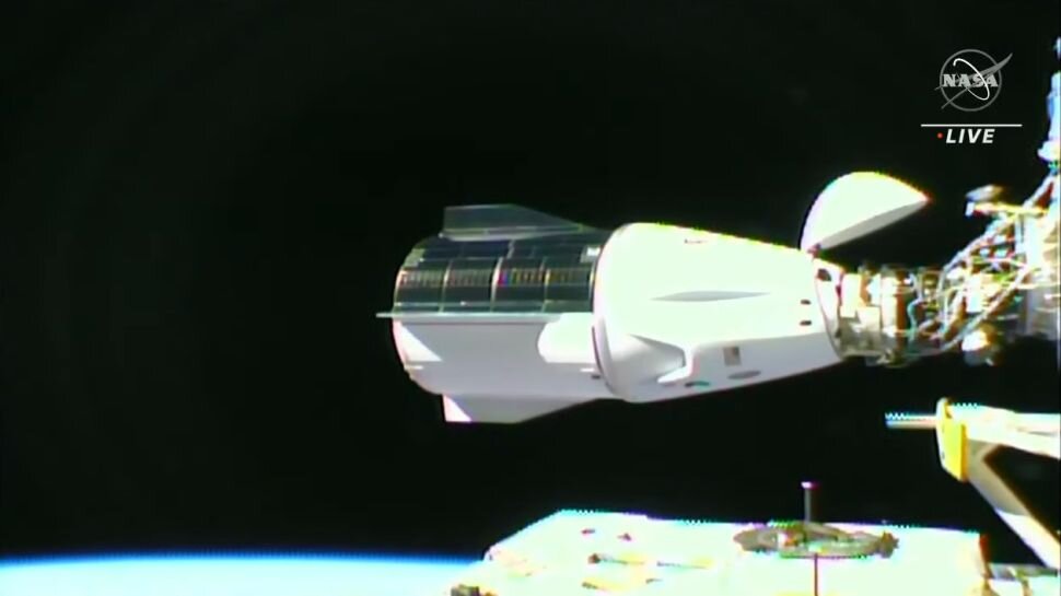 سفینه دراگون شرکت اسپیس‌ایکس در ایستگاه فضایی پهلو گرفت