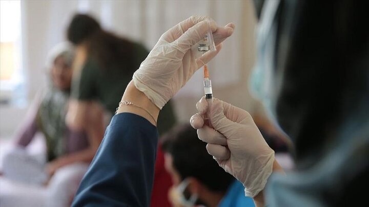 هشدار آغاز پیک ششم در قم|۳۰ درصد از مردم قم هنوز واکسن کرونا دریافت نکرده‌اند