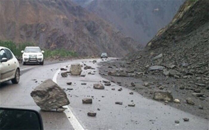 احتمال وقوع طوفان و سقوط سنگ در جاده کرج - چالوس