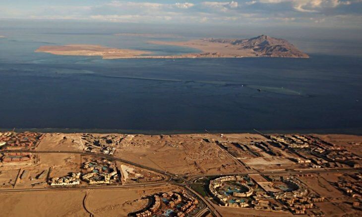 مصر انتقال مالکیت جزایر «تیران» و «صنافیر» به عربستان را متوقف کرد