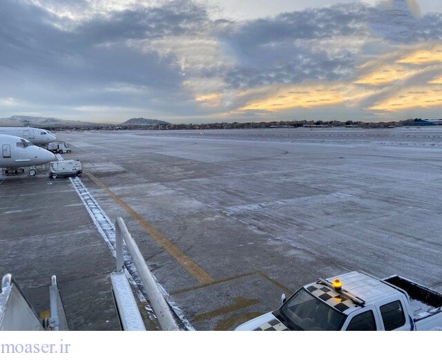 باند فرودگاه مشهد یخ زد