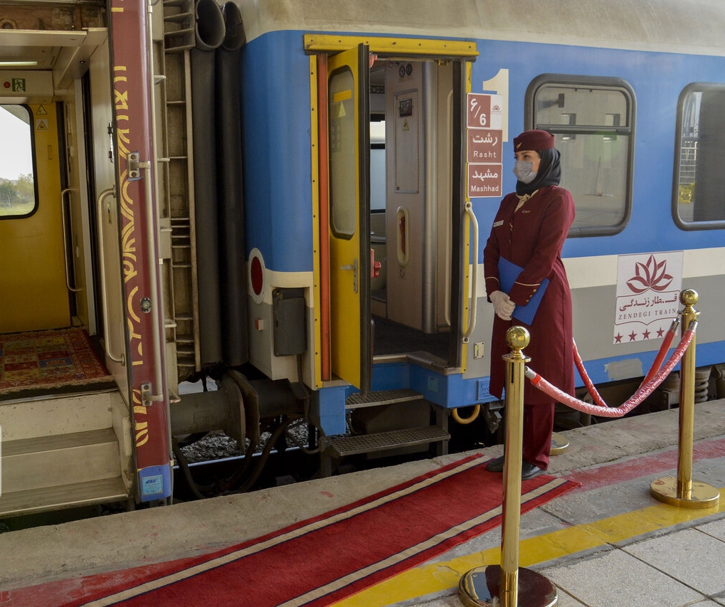 ۱۴ رام قطار فوق‌العاده برای بازگشت مسافران از مشهد اختصاص یافت