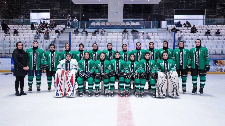 بانوان هاکی روی یخ ایران نایب قهرمان مسابقات کشورهای اسلامی شدند