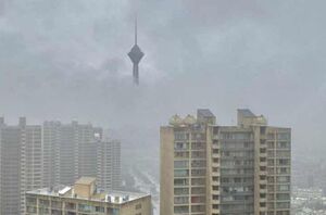 بارش باران همراه با وزش باد شدید در تهران