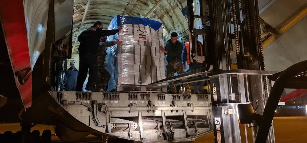 فرود چهاردهمین هواپیمای کمک های ایران به زلزله زدگان سوریه در فرودگاه حلب 