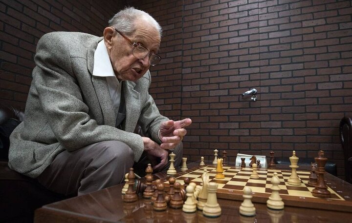 پیرترین استاد شطرنج درگذشت