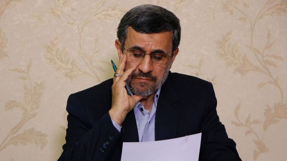 روزنامه جوان: نفوذ شبکه جاسوسی آمریکایی-انگلیسی در دولت احمدی نژاد