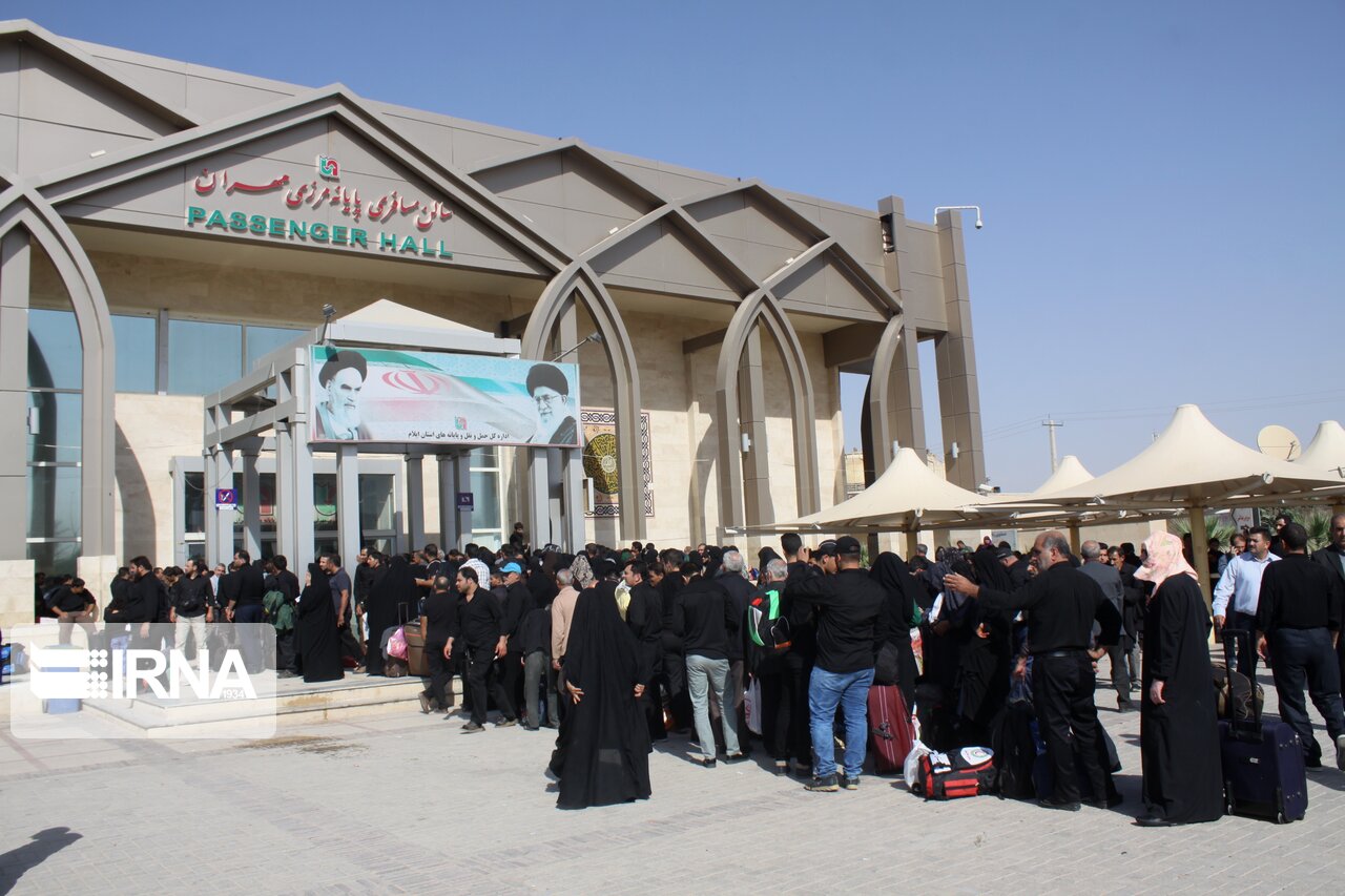 بیش از ۲۲ هزار زائر از مرز مهران وارد عراق شدند