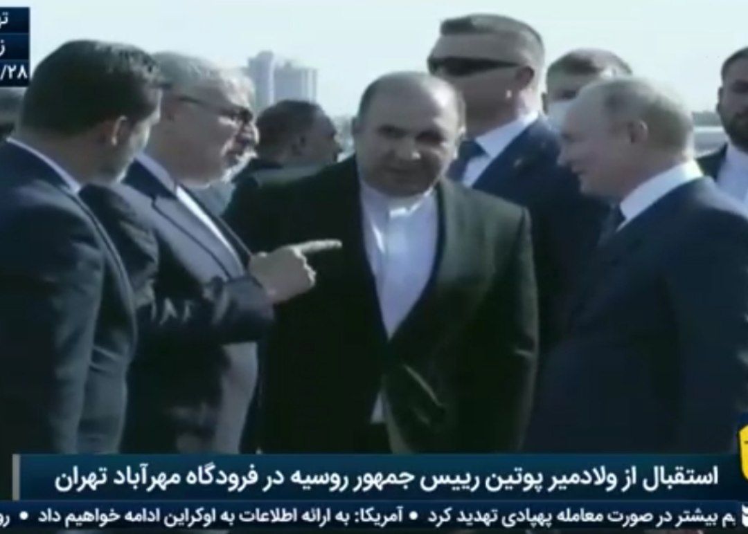 استقبال از ولادمیر پوتین رئیس‌جمهور روسیه در فرودگاه مهرآباد تهران (فیلم)