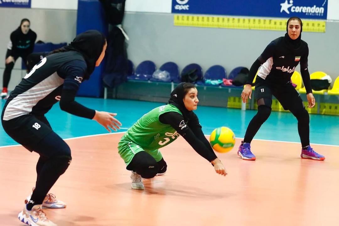 تیم والیبال زنان ایران مقابل فنرباغچه پیروز شد