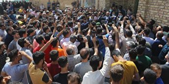 رئیسی در حلقه محاصره موبایل های روستاییان همدان