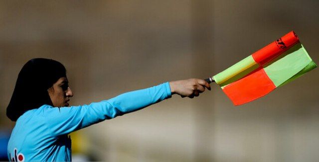 قضاوت بانوان با تایید کمیته داوران در مسابقات فوتبال پایه
