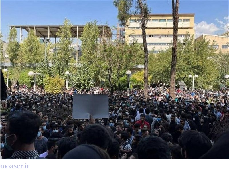 تجمع دانشجویان در اعتراض به درگذشت مهسا امینی