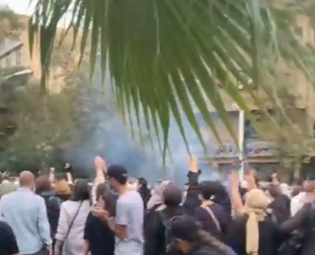 گزارش خبرنگار فارس از تجمع اعتراضی در خیابان حجاب تهران